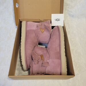 UGG W Mini Bailey Flex Boots - Size 10 US Women's